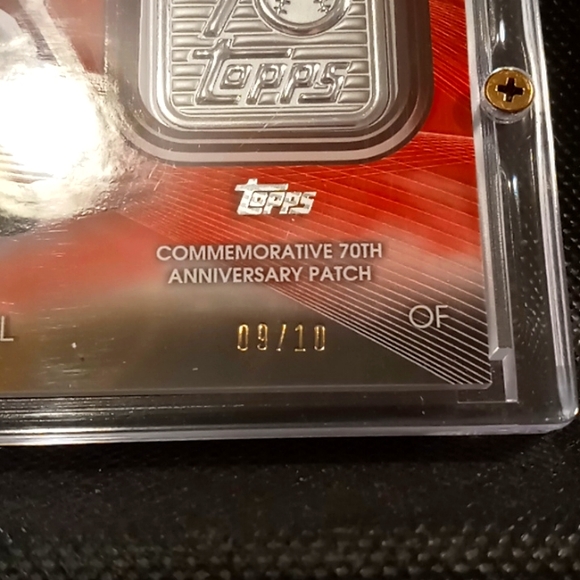 Willie Stargell - Logo Patch Card (09/10) Topps 70th Anniversary Trading Card - Picture 2 of 3